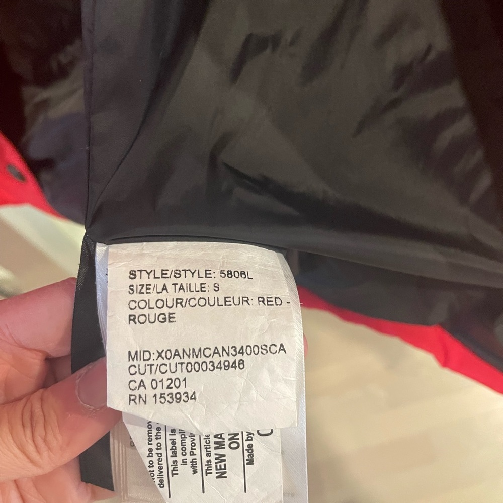 Canada goose Gabriola Parka in Small - Picture 9 of 16